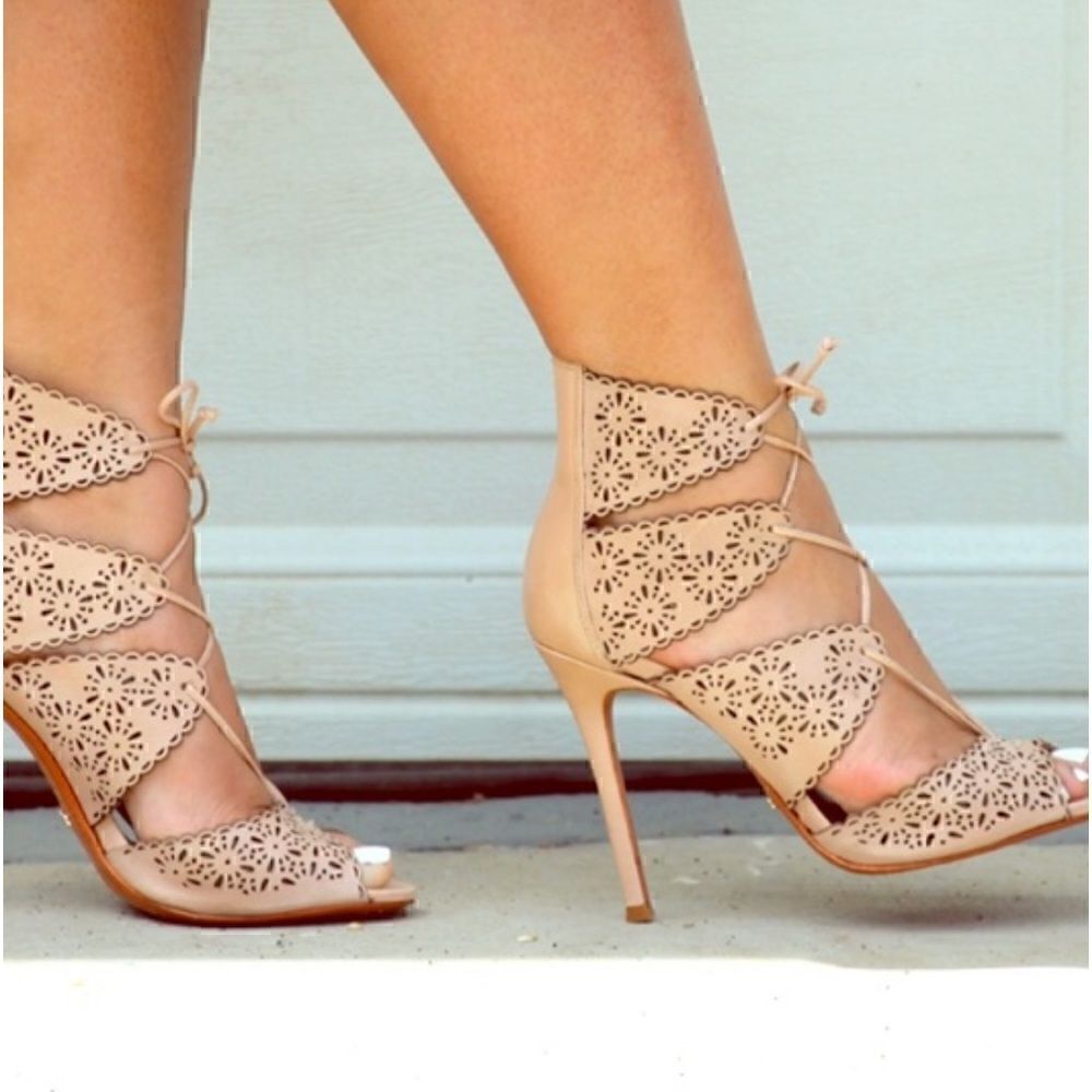 Schutz laser cut shootie in Blush